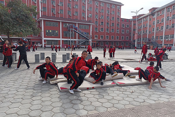 嵩山少林文武学校